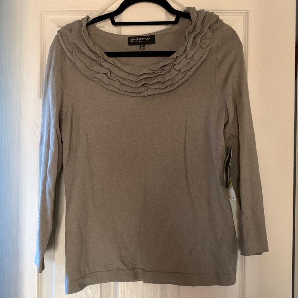 Jones New York womens top size medium NWT